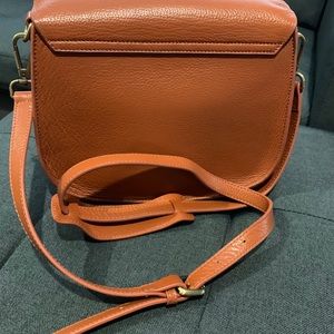 GATTA’s Lola leather camera bag